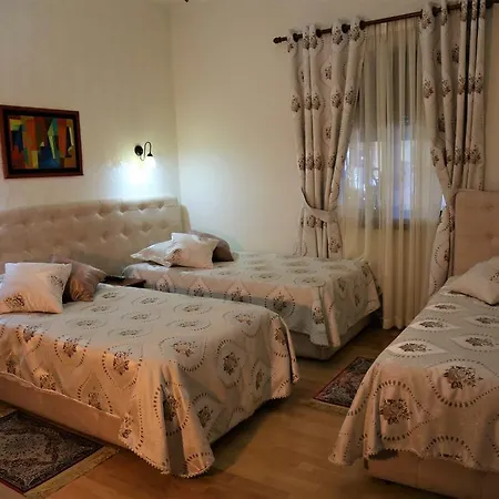 Tafaj 3* ティラナ