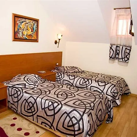 Tafaj Hotell 3*