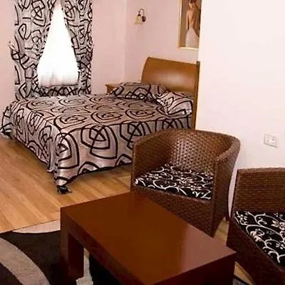 Tafaj 3* ティラナ