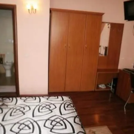 Tafaj 3* ティラナ