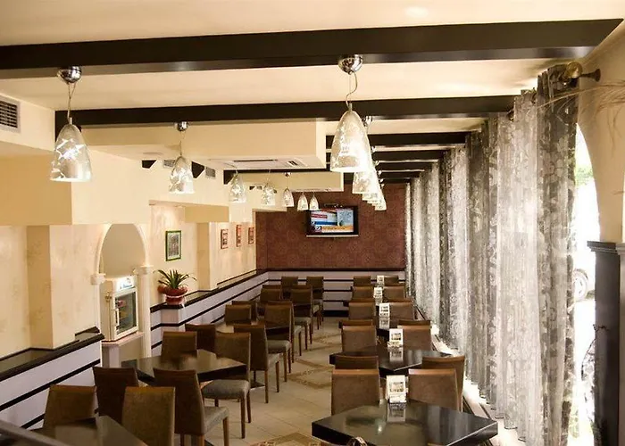 威拉塔法斯酒店 地拉那