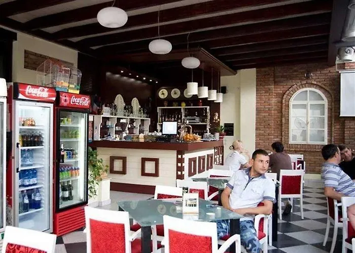 威拉塔法斯酒店 地拉那