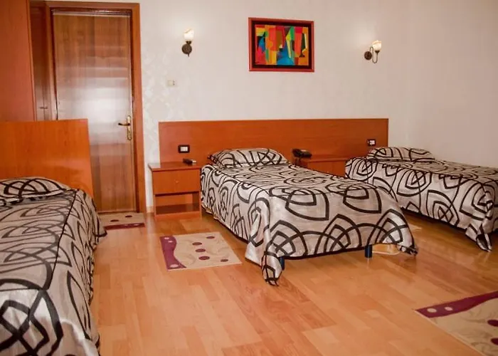 威拉塔法斯酒店 地拉那