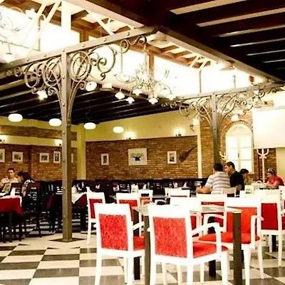 威拉塔法斯酒店 3* 地拉那